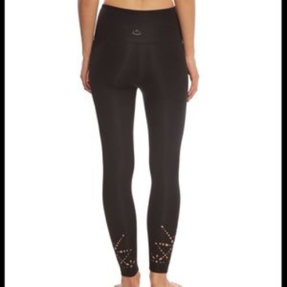 Laser Engineered Scalloped Yoga Pants